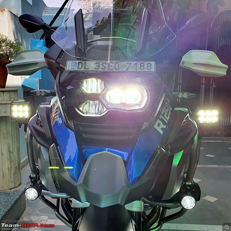 BMW R1250GS Adventure Pro MY2020 - Style HP - The Comprehensive Review-bmw-fog-lights-installed-21102020_5.jpg