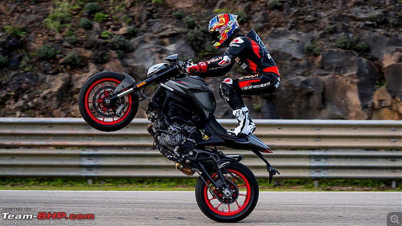 2021 Ducati Monster unveiled-monster93708gallery1920x1080.jpg