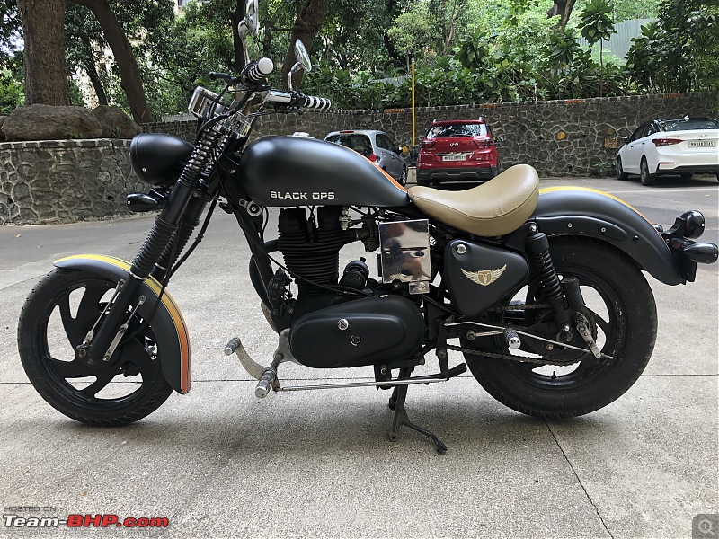 Review: My Triumph Street Twin Gold Line Edition-black-ops.jpg