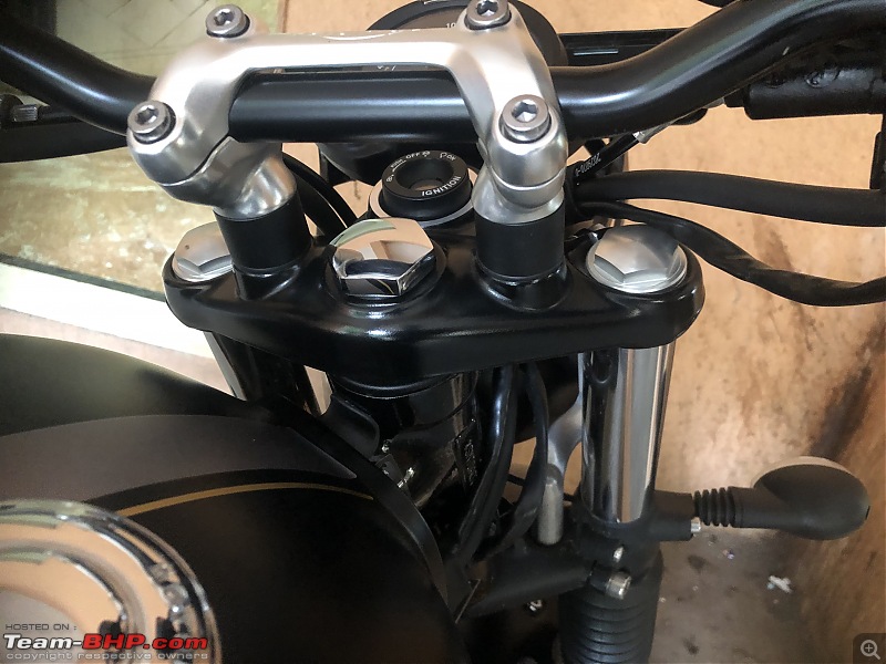Review: My Triumph Street Twin Gold Line Edition-risers3.jpg