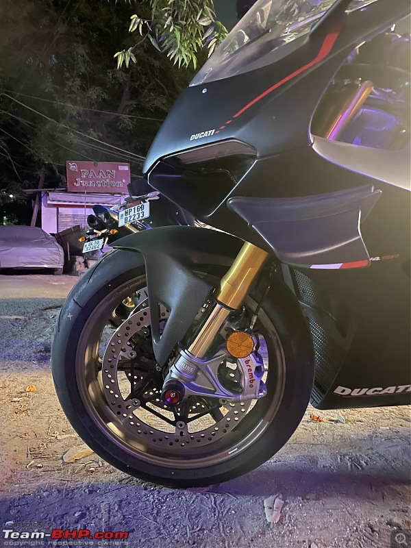 The Black Ghost | My 2021 Ducati V4SP Review-img3336.jpg