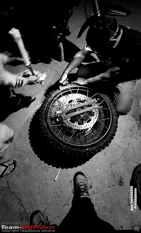 Tiger 800 @ Spiti | June, 2022-0706-tyre-repair.jpg
