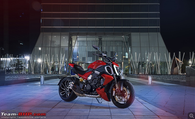 2023 Ducati Diavel V4 unveiled-my23_ducati_diavel_v4-_117__uc450500_mid.jpg
