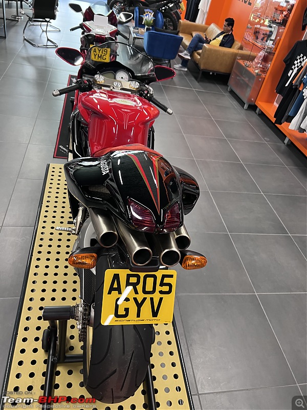 Ducati 848 EVO Corse Review | Story of Bianca-cdaba33a371948ae8e6e1374e3b9802f.jpeg
