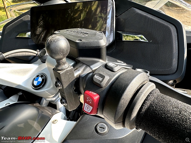 BMW R1250RT Review | The White Travel Tourer-9_wa_ram_mount_ball.jpg