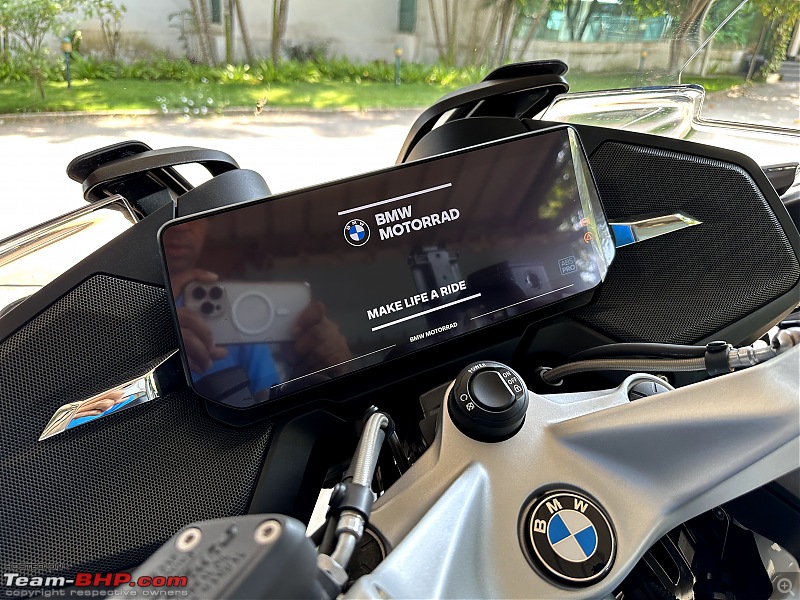 BMW R1250RT Review | The White Travel Tourer-1_so_power_on_screen.jpg
