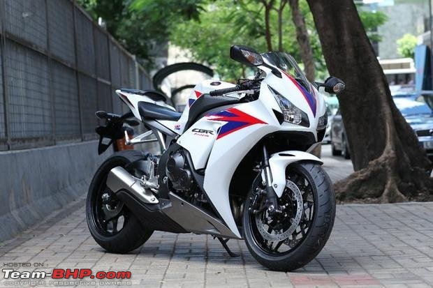 2012 Honda CBR 1000RR Fireblade - Revealed!-304243_262692777092546_161251870569971_1021016_410622_n.jpg