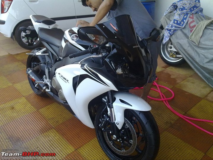 Superbikes spotted in India-190337_155877927805310_100001493116278_330206_6093598_n.jpg