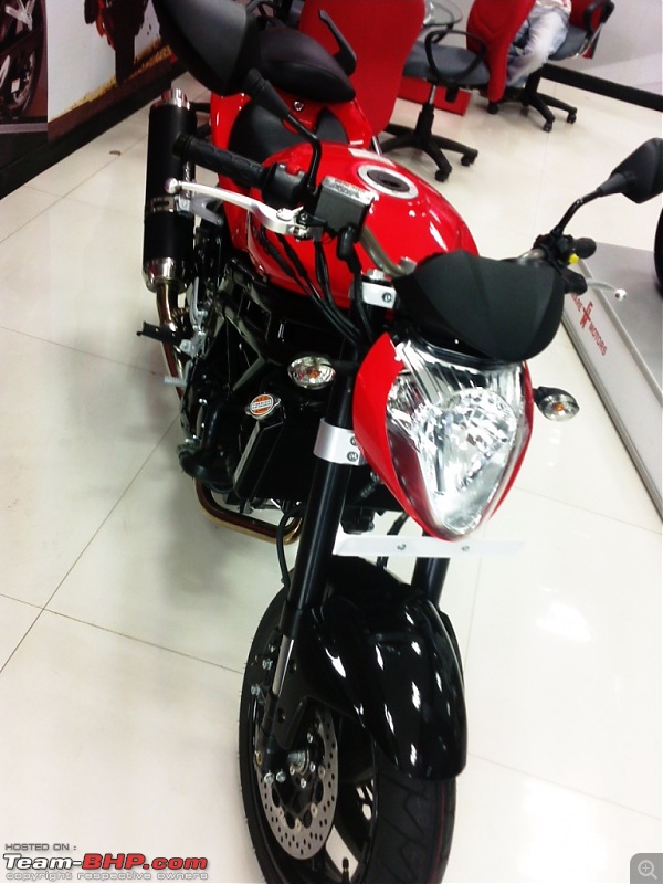 Pics : Garware Hyosung dealer at Thane-gt-650-front.jpg