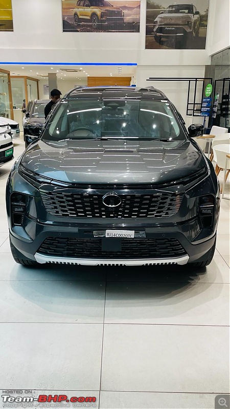 2023 Tata Harrier Versus Tata Safari?-front.jpg