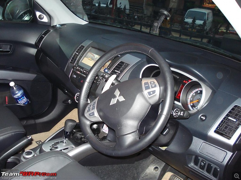 Mitsubishi Outlander or Toyota Fortuner-outlander-interior-front.jpg