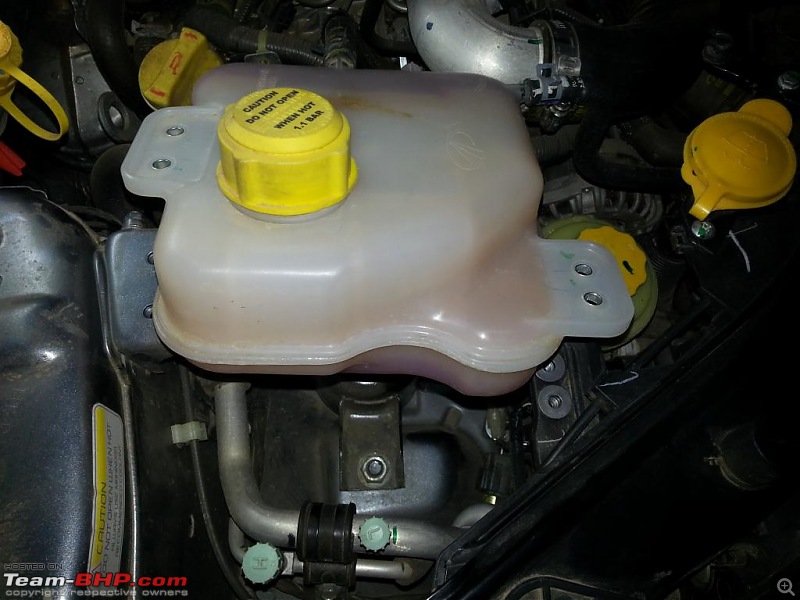 Mahindra XUV500 niggles & solutions-coolant_reservoir.jpg