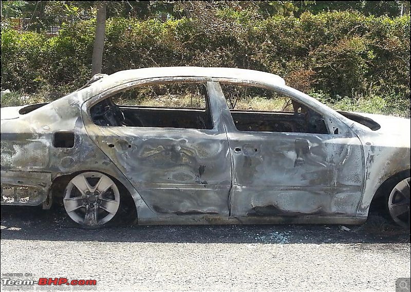 Skoda Laura catches fire, Disables owner. EDIT: Manufacturer response added --p6.jpg