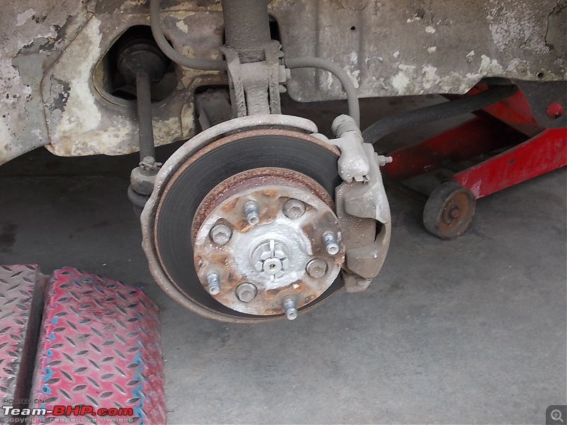 With my 1987 Maruti 800 in the Workshop!-dscn2943.jpg