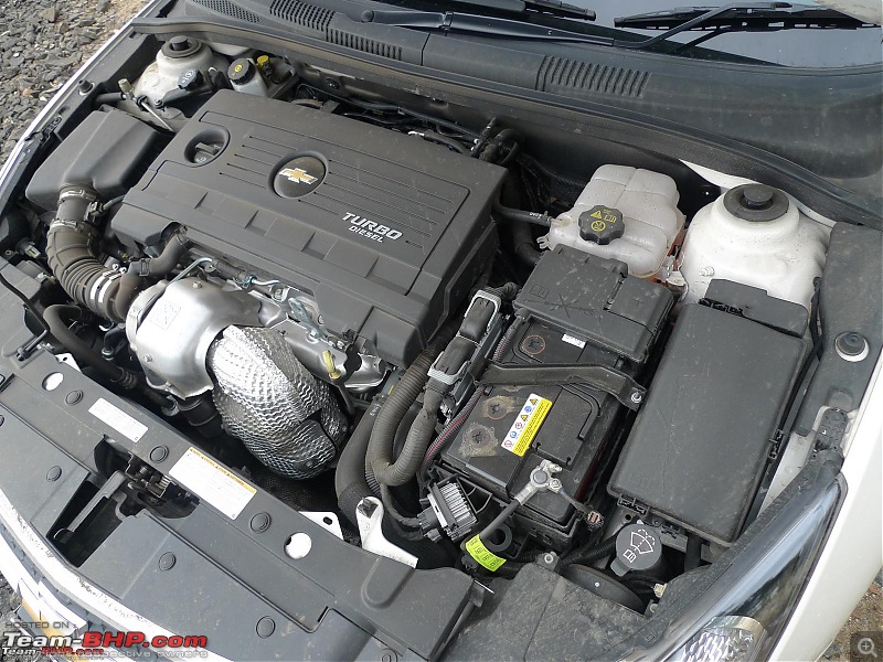 The best-looking Engine Bays among Indian cars-chevrolet-cruze-13.jpg