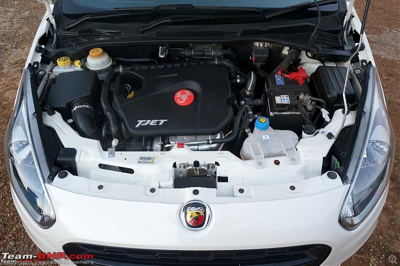 The best-looking Engine Bays among Indian cars-abarthpunto02.jpg