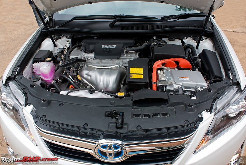 The best-looking Engine Bays among Indian cars-toyotacamryhybrid01.jpg