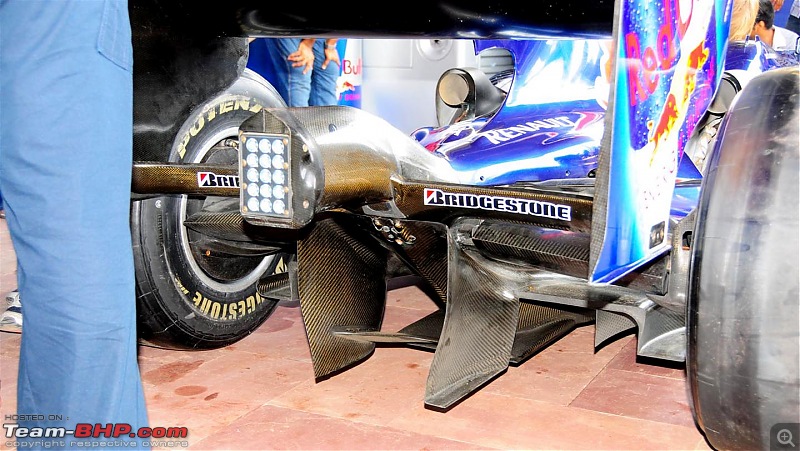 Pics & Video : Red Bull Formula 1 Car Assembly & Engine Fire-up in Mumbai-dsc_7004.jpg