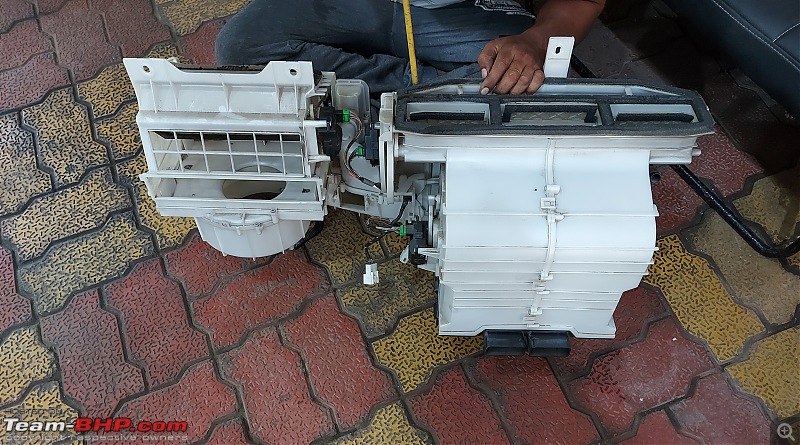 Aircons! Demystifying the car air-conditioning system, Part 2-gv_hvacunitdismantling.jpg
