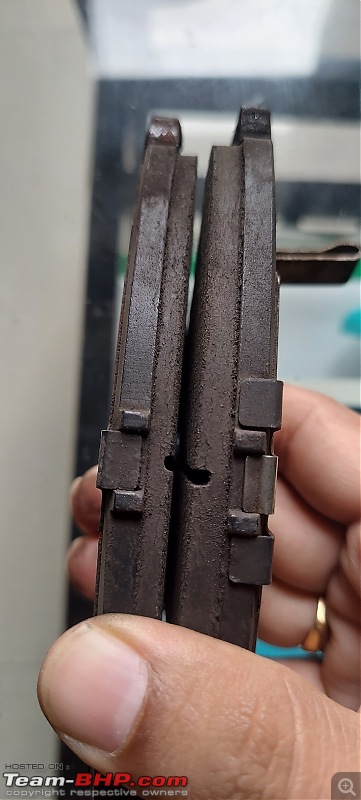 Why would the brake pad of one side (left) wear out faster than the other (right)?-20210725_085055.jpg