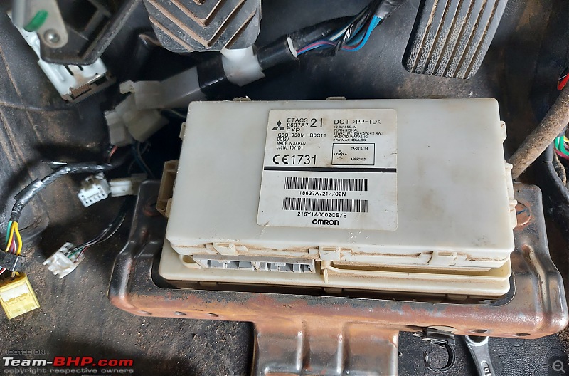 Mitsubishi Pajero Sport | Diagnosing an Ultra-Low Leak in the Aircon System-pajerosport_bcmfusebox_rearview.jpg