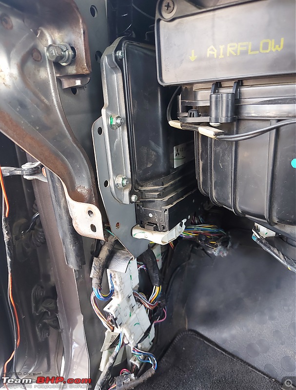 Mitsubishi Pajero Sport | Diagnosing an Ultra-Low Leak in the Aircon System-pajerosport_ecu_inposition.jpg