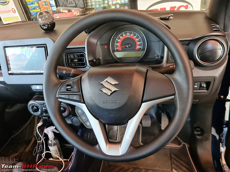 Installed the steering wheel with audio controls from the top variant in my base variant Ignis-20211204_153034.jpg