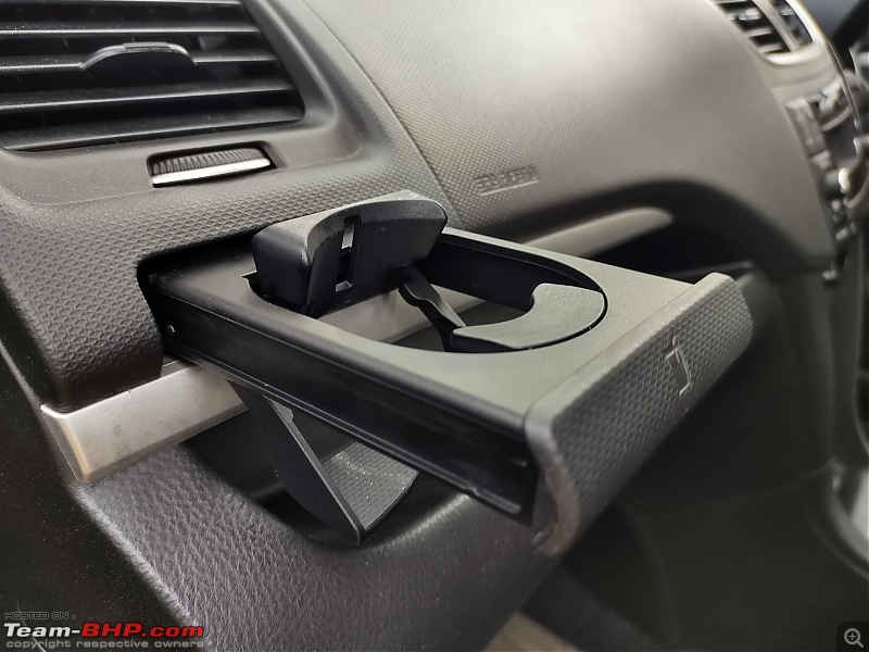 Lets take a look inside a ridiculously complex cup holder from a BMW 3-Series-img_20220725_081707772_hdr.jpg