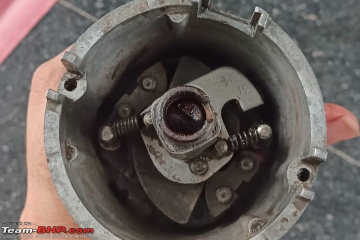 Overhauling a distributor in a Premier Padmini-cleaned-delco.jpg