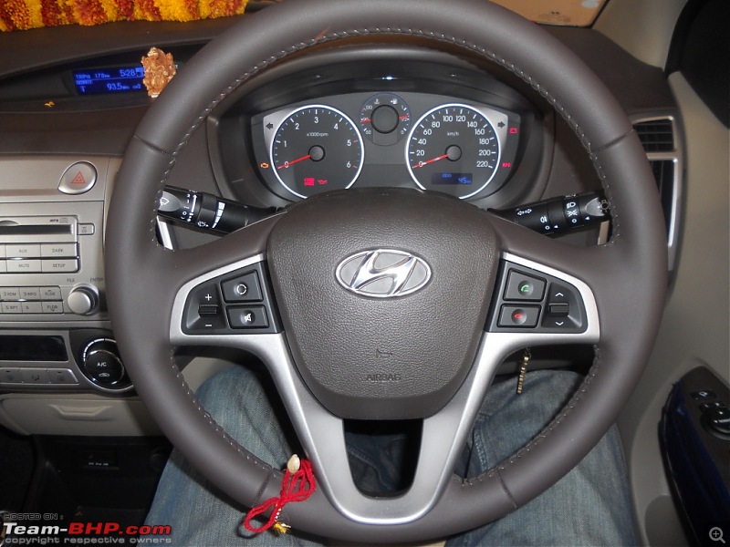 Hyundai i20 - Tips & Tricks-steering.jpg