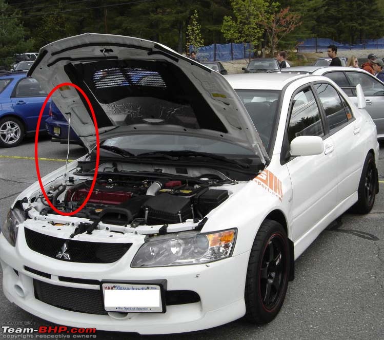 Bonnet holder problem in Lancer-lancer-copy.jpg