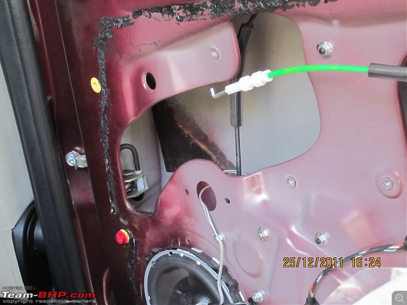 Rusting problem in Fiat Linea-rear-right-23.jpg