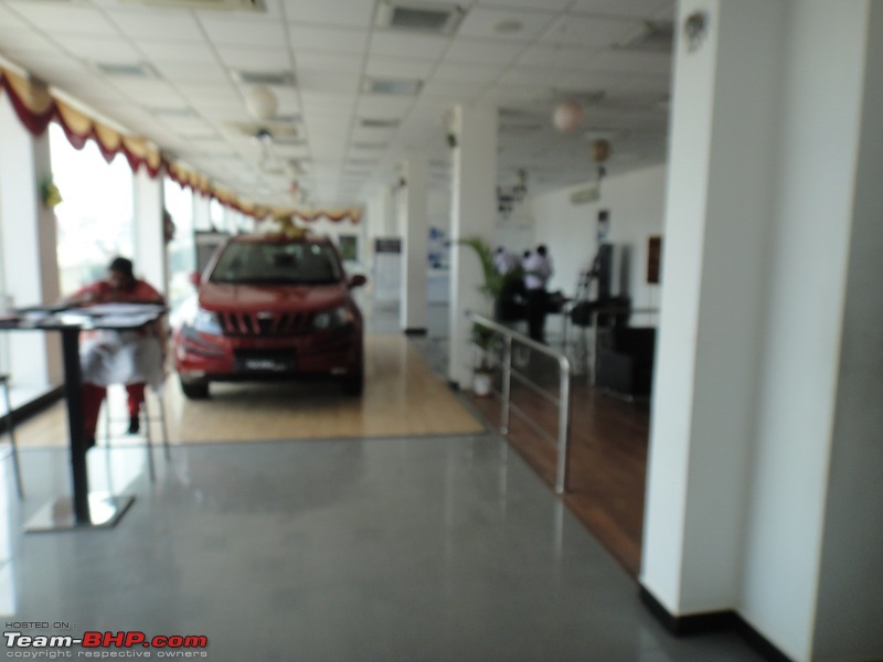 Sita, Red Mahindra XUV5OO W8 joins our Family. EDIT: 1 Year & 35,000 kms up-zulaikha2.jpg