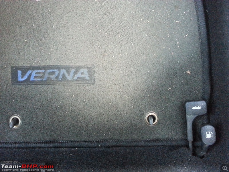 Hyundai Verna Fluidic SX 1.6L Diesel: The Street Hawk-floor-mats-1.jpg
