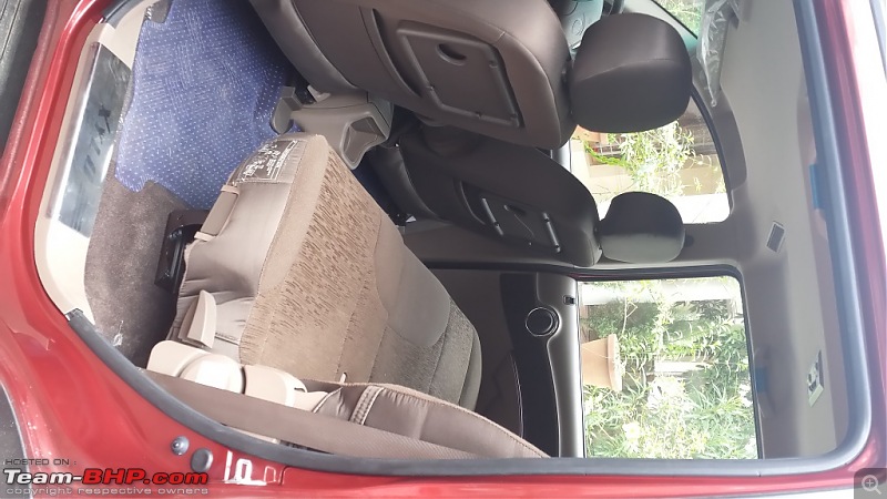 Gaining a new Vantage Point : My Mahindra Xylo H8 comes home-interior_2nd-row-seat.jpg