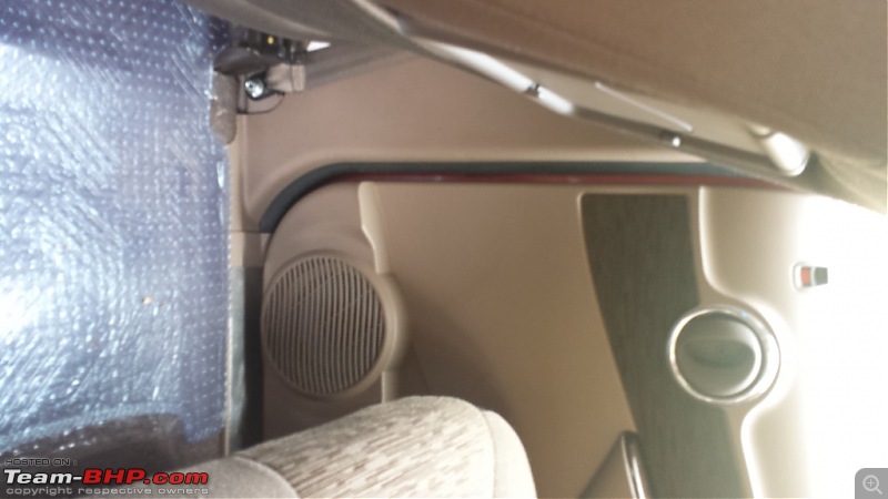 Gaining a new Vantage Point : My Mahindra Xylo H8 comes home-interior_speaker.jpg