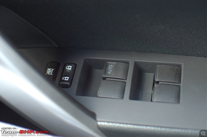 My Toyota Corolla Altis VVT-i MT - Grey Metallic-altisdriversidewindowupdownswitches.jpg