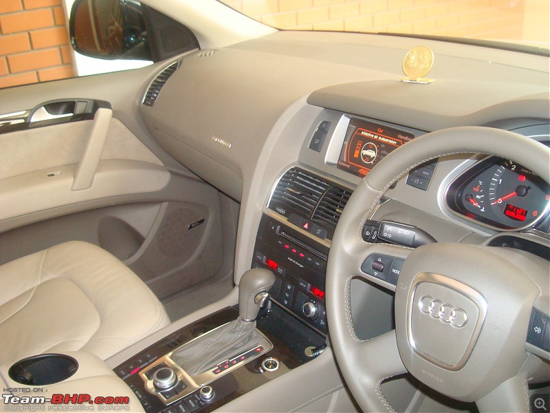 My first exotic SUV. The Audi Q7-dsc00452.jpg