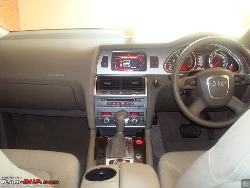 My first exotic SUV. The Audi Q7-dsc00456.jpg