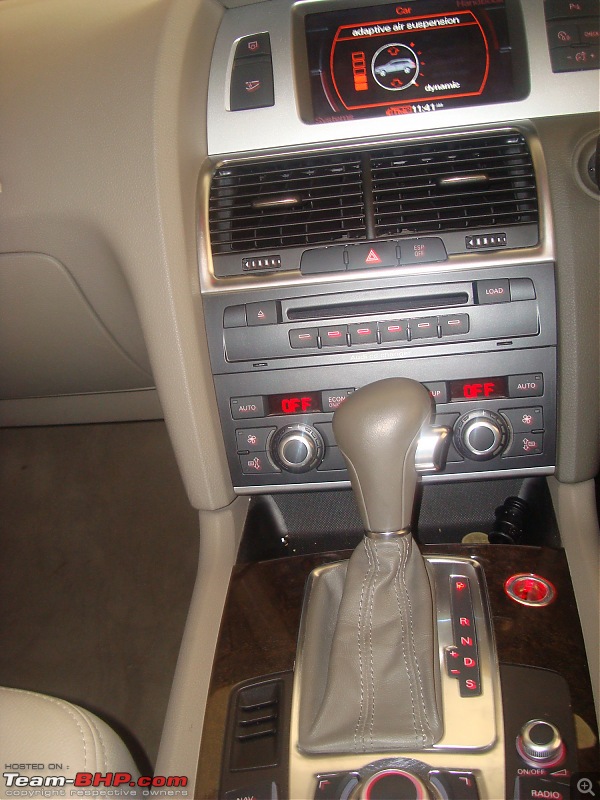 My first exotic SUV. The Audi Q7-dsc00469.jpg