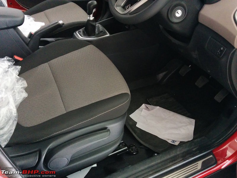 Preview: Hyundai Creta-13-front-seat-pushed-back-fully.jpg
