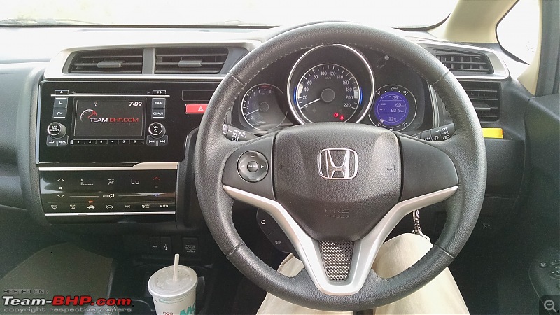 1.5 years with my Honda Jazz V MT-cockpit.jpg