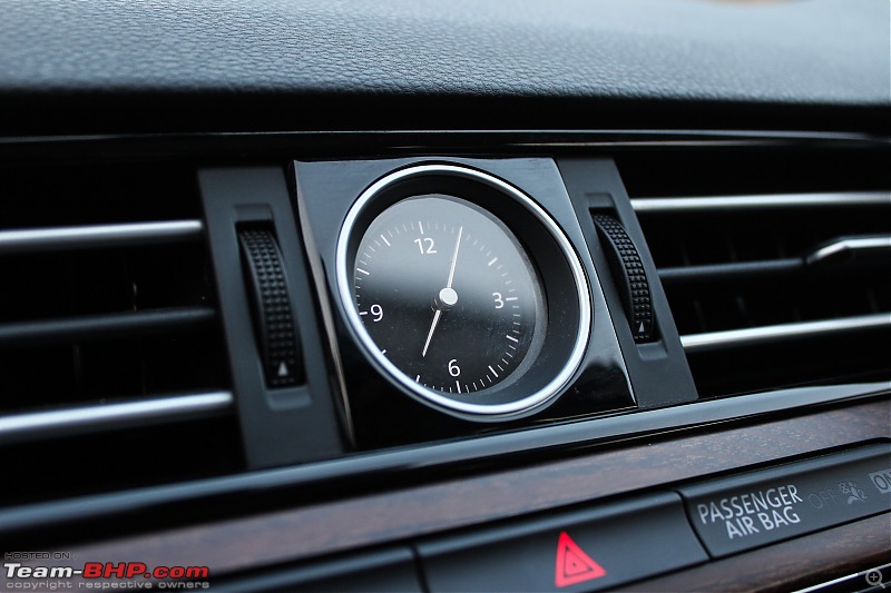 Driven: Volkswagen Passat-10.-clock_1.jpg