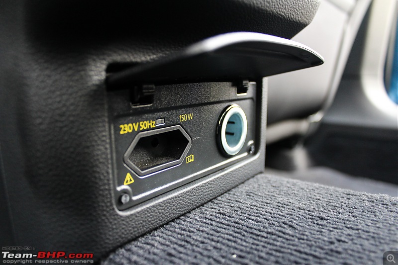Driven: Volkswagen Passat-40.-rear-charging-sockets_1.jpg