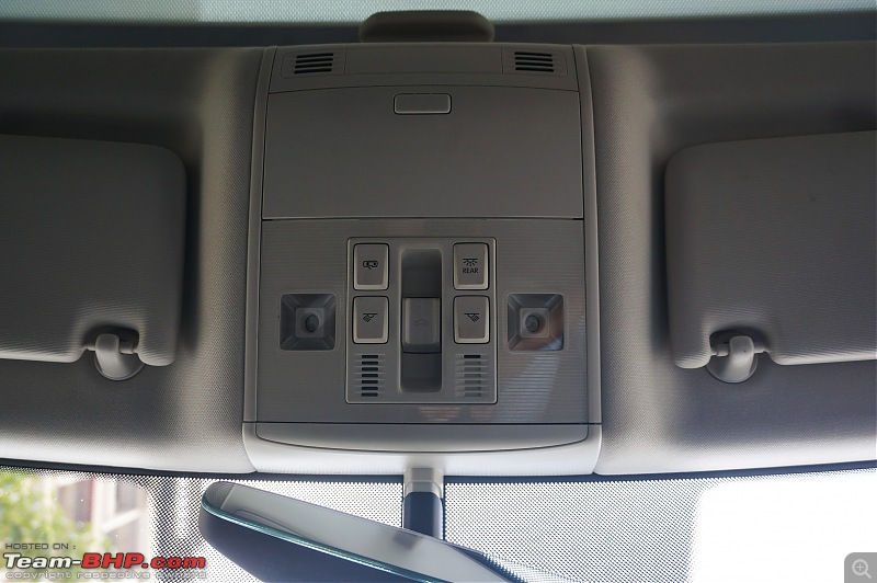 Driven: Volkswagen Passat-overhead_console.jpg