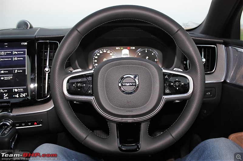 Driven: Volvo XC60-xc60steering.jpg