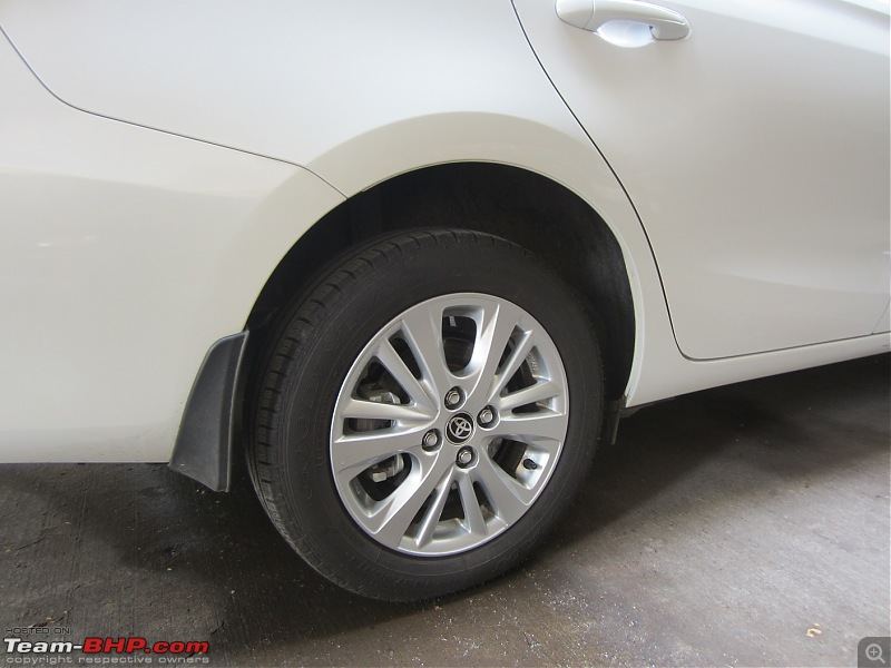 My 2018 Pearl White Toyota Yaris V CVT-rear_disc.jpg