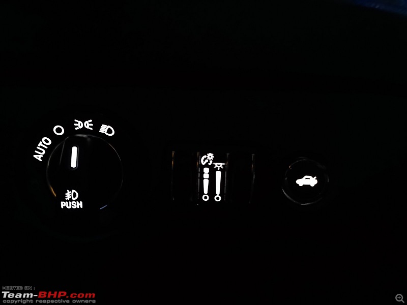 My Big Fat American - Chrysler 300S (5.7L Hemi)-headlight-control.jpg