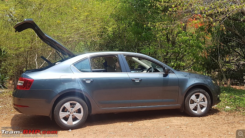 Review: Skoda Octavia (3rd-gen)-20190609_101736.jpg