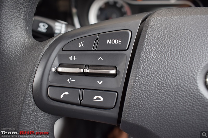 My Hyundai Grand i10 Nios Sportz AMT - Titan Grey-steering-controls-dsc_0065.jpg